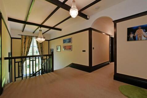 8 bed, 5 bath Detached in Sheffield - Photo 30
