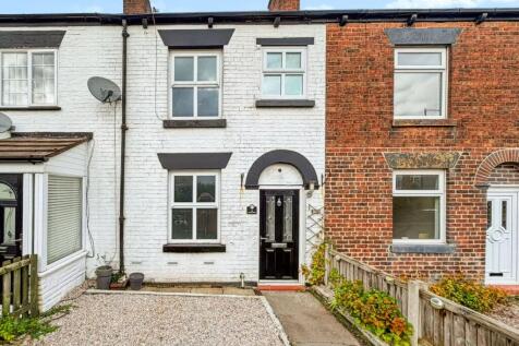 2 Bedroom Terraced in BL5 3RL