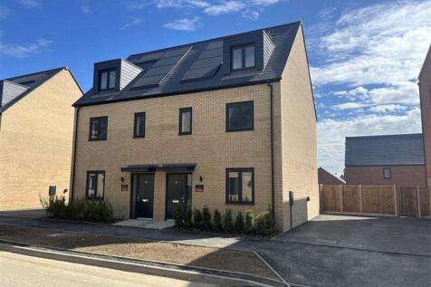 3 Bedroom Semi-Detached in CM1 6PB