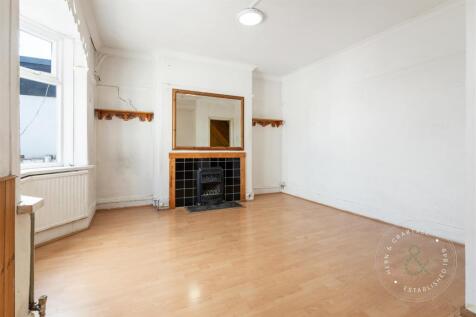 Gelligaer Gardens, Hern Crabtree (7).jpg