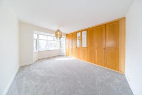 55 Fairholme Avenue bedroom 1.jpg