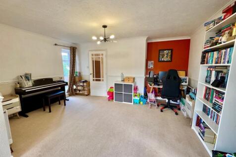 PHOTO-2025-12-08-10-13-04 (4).jpg