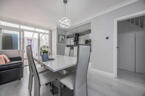 61 Magdalen Road, Hilsea-Small-PorticoMarketing-So