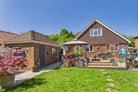 CAM01354G0-PR0493-STILL035