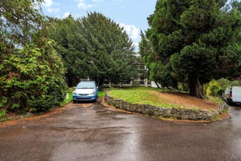 Drummond Gardens Christ Church Mount, KT19 8RP