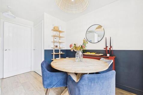 611db001-CAM01085...