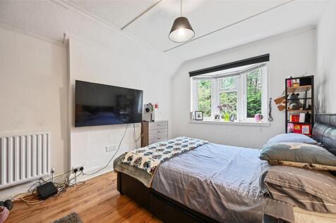 WH - 41 Rossdale - BedroomC3 (1).JPG