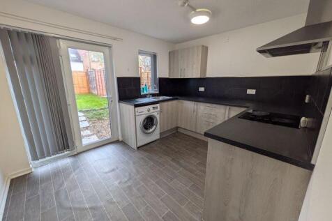 Kitchen / Dining Area