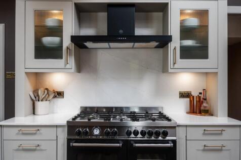 4 bed, 3 bath Detached in Glasgow - Photo 15