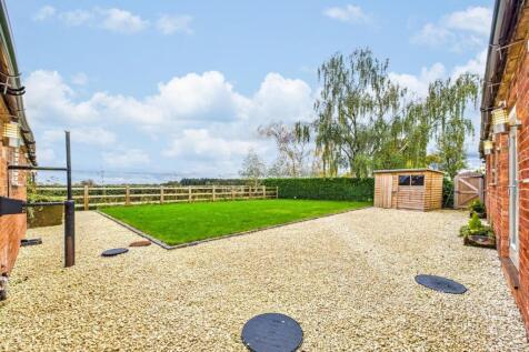 CAM04916G0-PR0180-STILL024 (2) (2).jpg