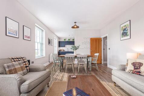 Sitting Room - Dining Room 1.jpg