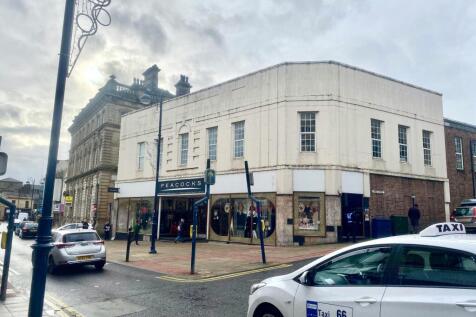 Retail Property (high street) to rent in dewsbury
