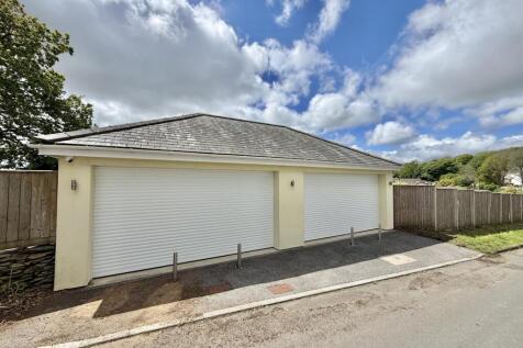 Detached Garage