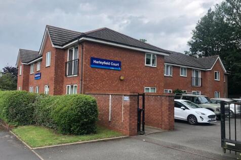 We are pleased to present this one bedroom apartment located on the first floor of a small well presented block. This property offer spacious open plan lounge/dining room, fitted kitchen and bathroom.