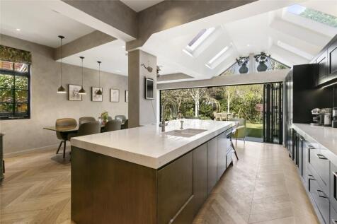 Kitchen/Reception