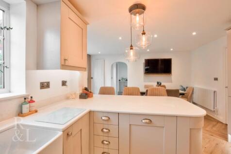 19 Westminster Drive (8).jpg