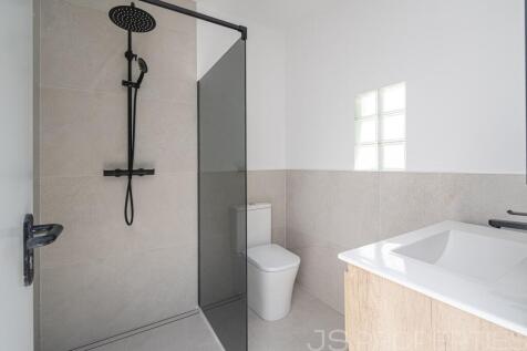 Modern luxury home with pool in a prime location in Puerto Pollensa