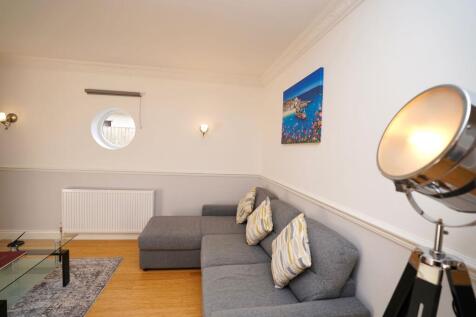 Swans Nest Living room