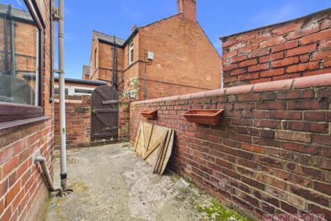 CAM01943G0-PR0679-STILL007.jpg