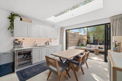Kitchen/Dining