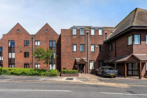 9-Cobham-Gate-10.jpg