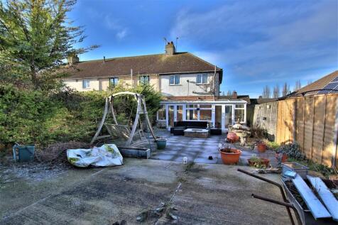 Margaret Road, Priors Park, Tewkesbury - Rear Gard