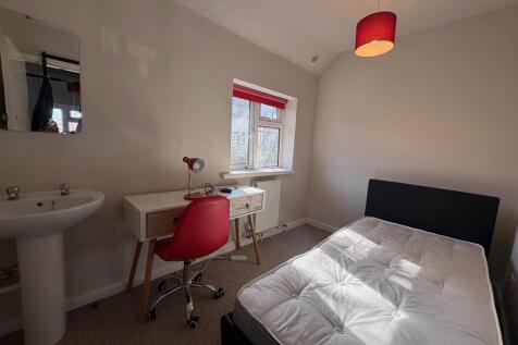 40 BOLNEY BEDROOM 2.jpg
