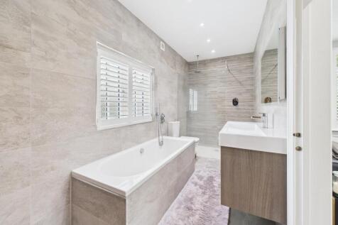 Bedroom 2 Ensuite Bathroom