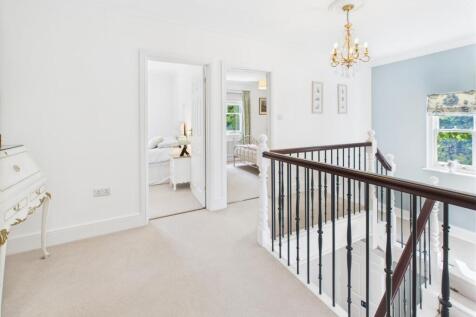 FIRST FLOOR STAIRS AND LANDING