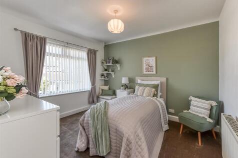 57 Queens Road-bed3.jpg