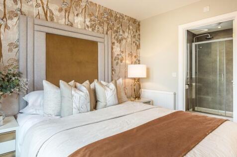 Bed 1 En Suite1