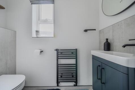 1360462-11-68d6c2...