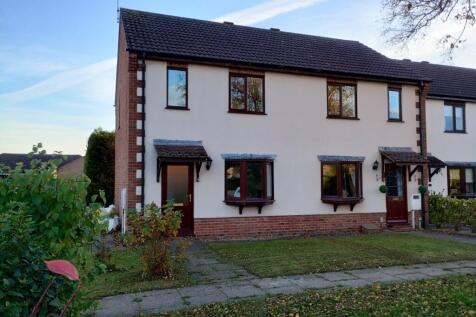 2 bed terraced house for rent in Fairfield Close, Spalding