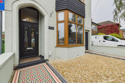 CAM03852G0-PR0451-STILL005