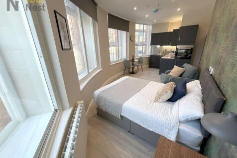 Flat in LS1 3LA