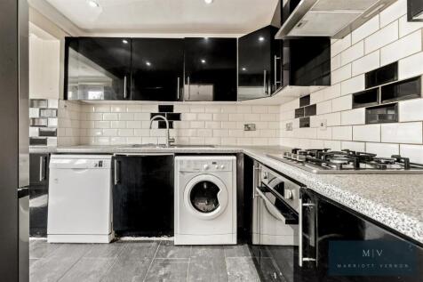 Birdhurst Avenue 42 MV-7.jpg