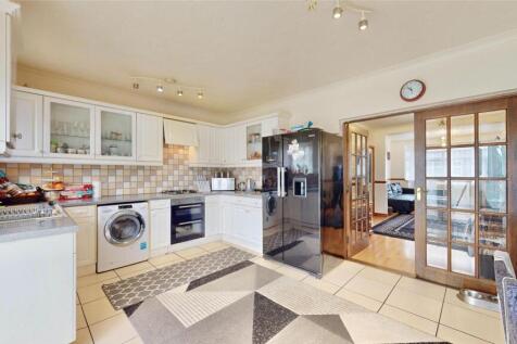 21-Tenterden-Road-02262025_220448 3.jpg