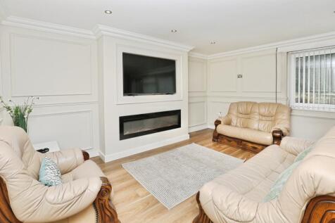 Lounge / Kitchen