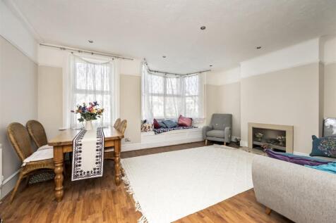 Sitting/Dining Room