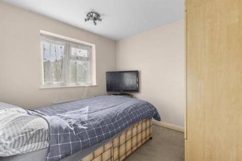 35 Deangarden Rise, HP11 1RF-3.jpg