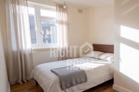 room-1-71-seyssel-street-e14-3eh-1066284