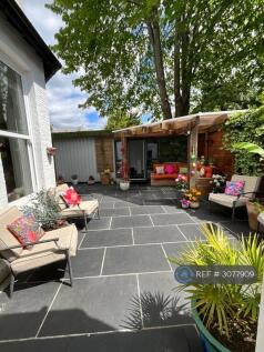 3 Bedroom Flat in BH1 1QY