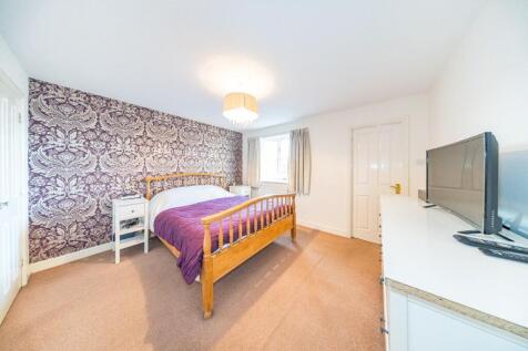 7 Beech Meadows bedroom 1.jpg