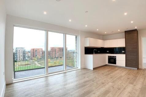 Stunning 1 bedroom apartment on the 4th floor in the sort after Kidbrooke Village with park view