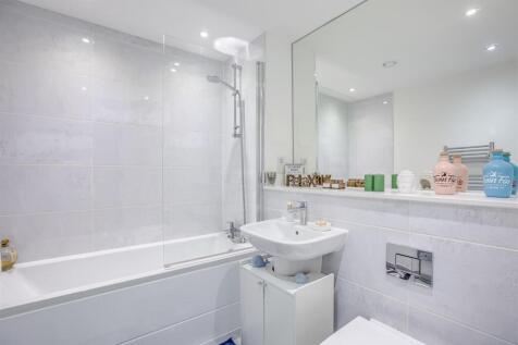 1 The Pavilion, Lilys Walk, HP11 2FX-8.jpg