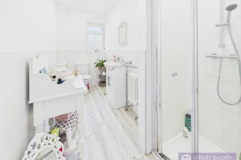 Downstairs Shower...