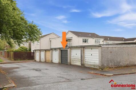 Garage / Lock-Up -