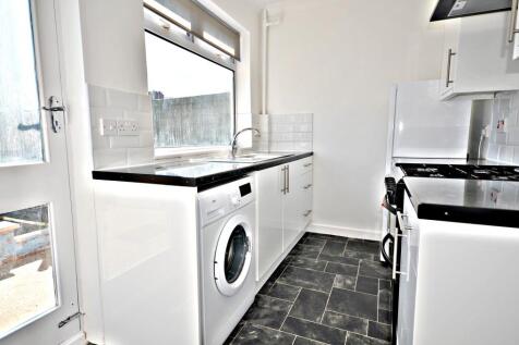 Kitchen2.jpg
