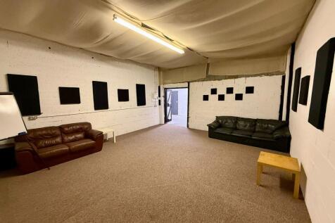 Light Industrial to rent in sowerby bridge