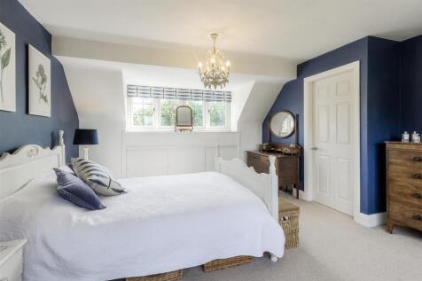 1 Knowle Hill, Hurley